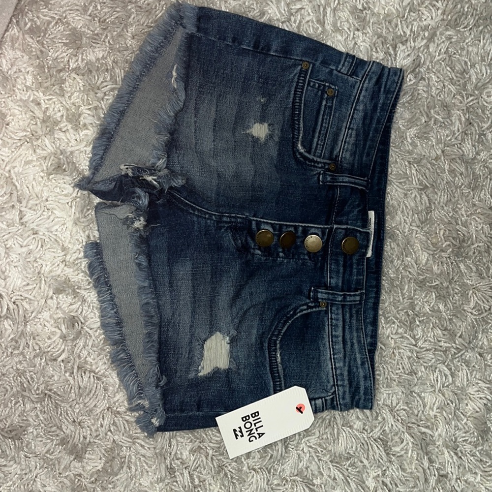 Billabong short shorts